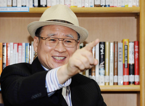 정재호 부자아빠 주식 커뮤니티 활동 사진 - 회원들이 함께 투자 교육을 받고 있는 현장